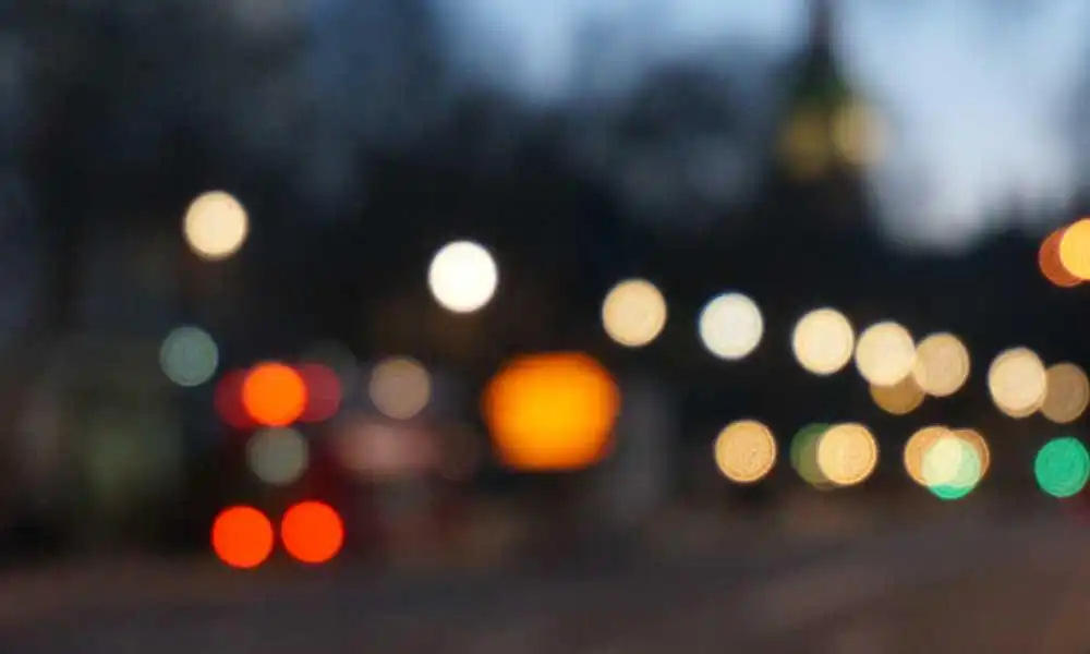 《他为什么依然单身》爆火：喜剧解码适配型爱情新主张