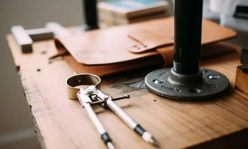 鞠婧祎情绪崩溃引热议，情感真相究竟如何？