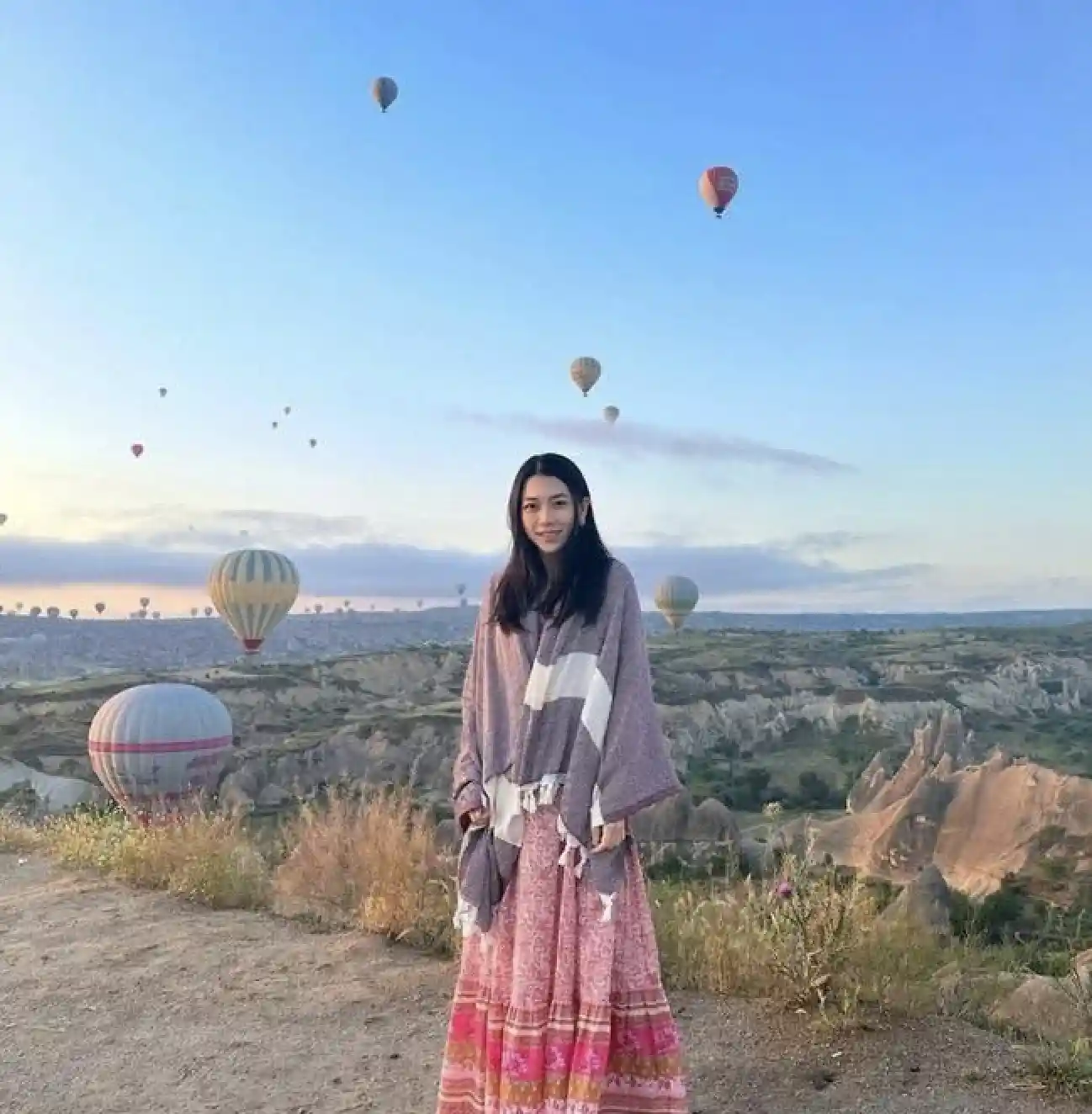 陈冠希前女友杨永晴晒娃近况,结婚五年育有双胞胎,二宝萌态十足似妈妈