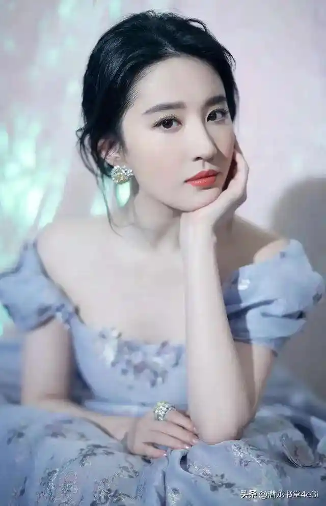 刘亦菲隐秘情史曝光：三段爱情背后你从未听说的故事