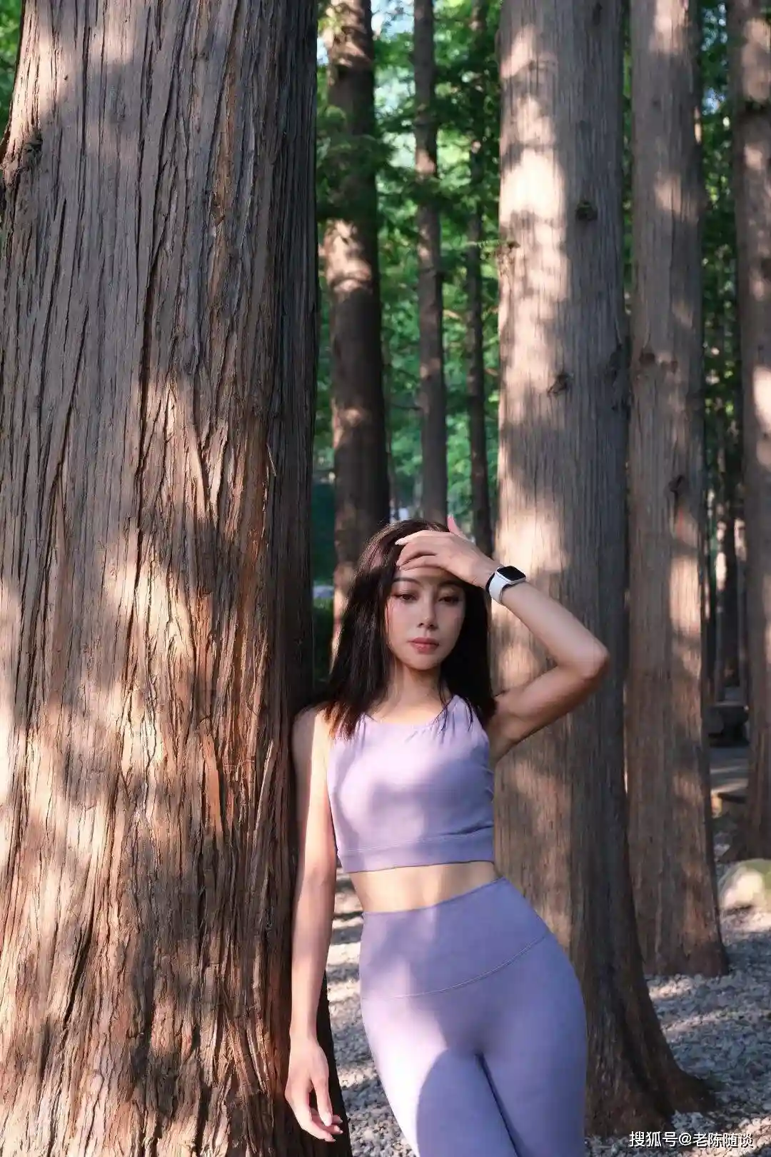 瑜伽女神征服山野:在大自然中唤醒无限能量