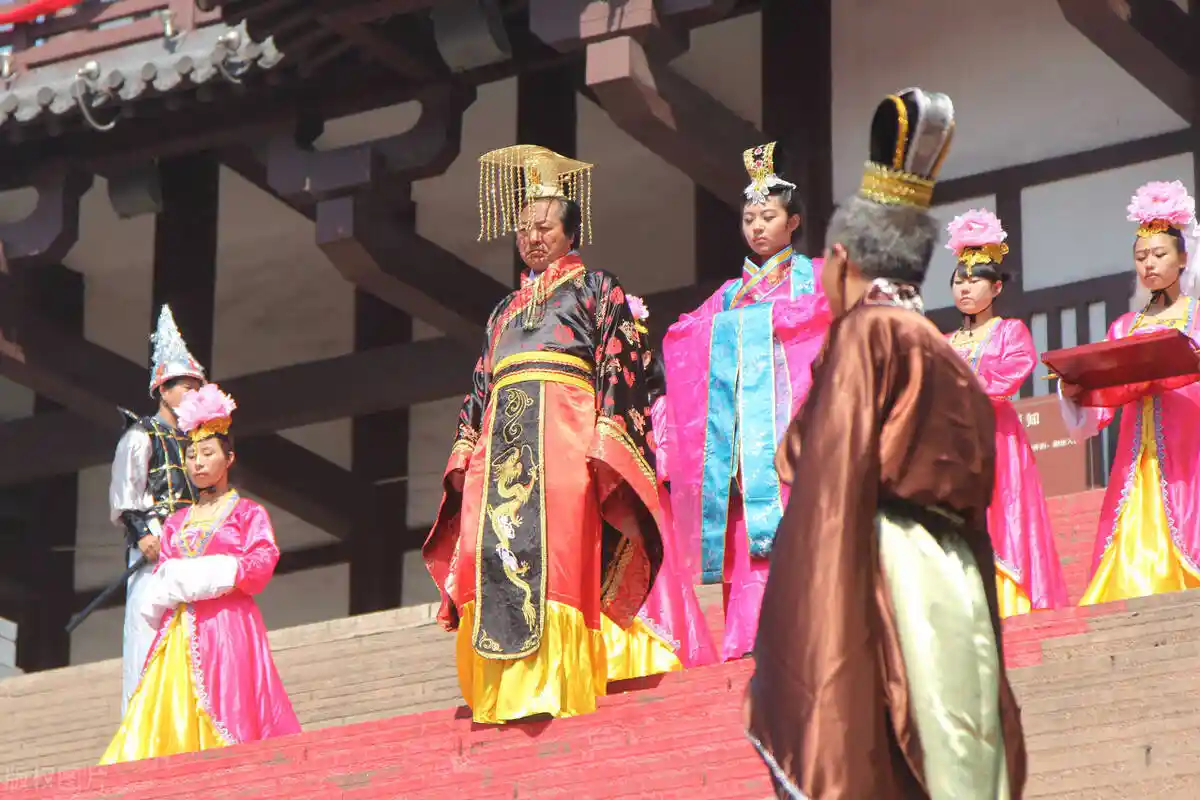 千古一帝谁属?这位皇帝竟超越秦始皇位列第一