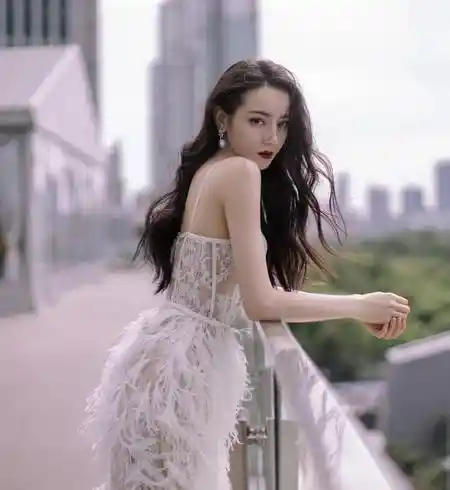 清冷女神崛起:娱乐圈气质女星的惊艳蜕变