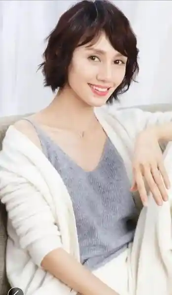 清冷女神崛起:娱乐圈气质女星的惊艳蜕变